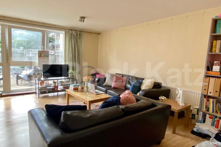 Spacious, bright and airy duplex apartment with private roof terrace Yaldham House Old Kent Road, Borough/London Bridge